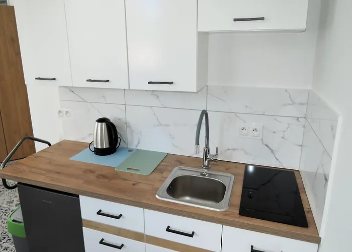 In Mrze Yno Near Sandy Beaches